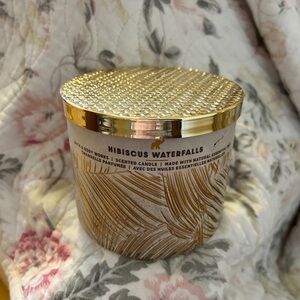 Bath & Body Works Hibiscus Waterfalls Candle